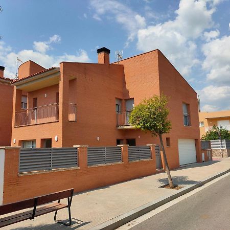 Chalet Amplio Con Jardin Y Zona Barbacoa. เรวส์ ภายนอก รูปภาพ