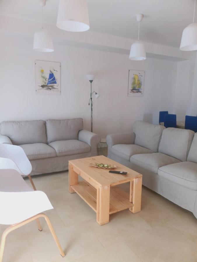 Chalet Amplio Con Jardin Y Zona Barbacoa. เรวส์ ภายนอก รูปภาพ