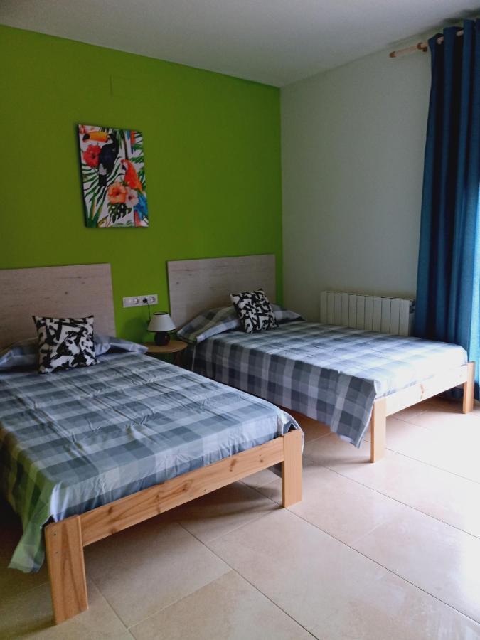 Chalet Amplio Con Jardin Y Zona Barbacoa. เรวส์ ภายนอก รูปภาพ